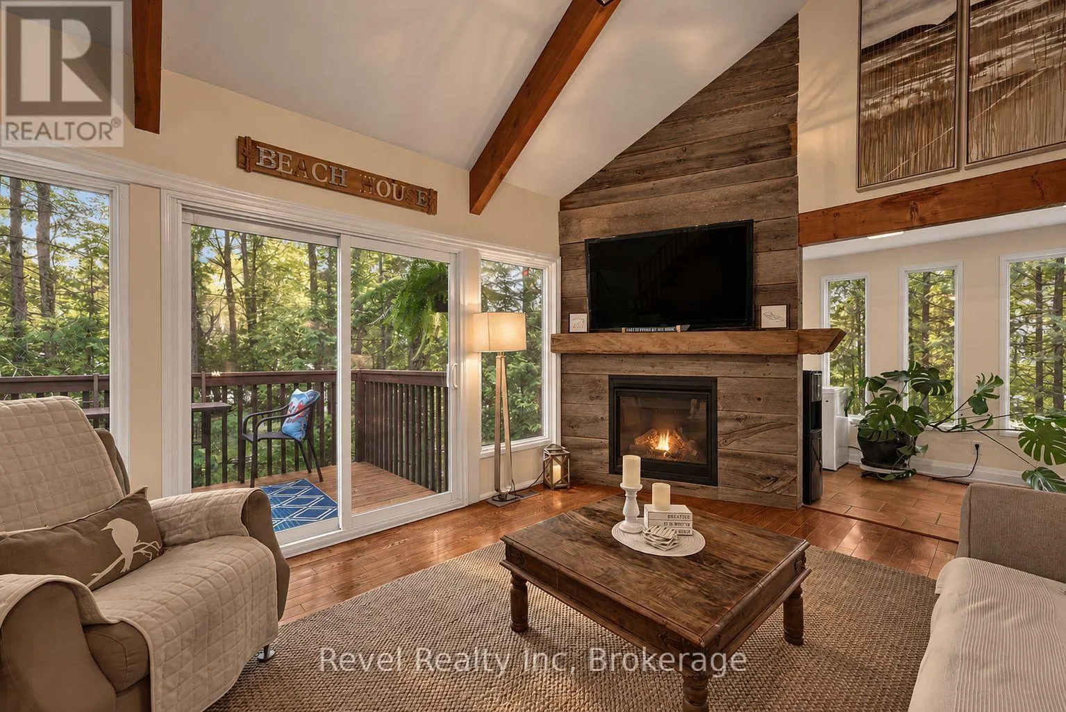 33 GREENWOOD DRIVE
