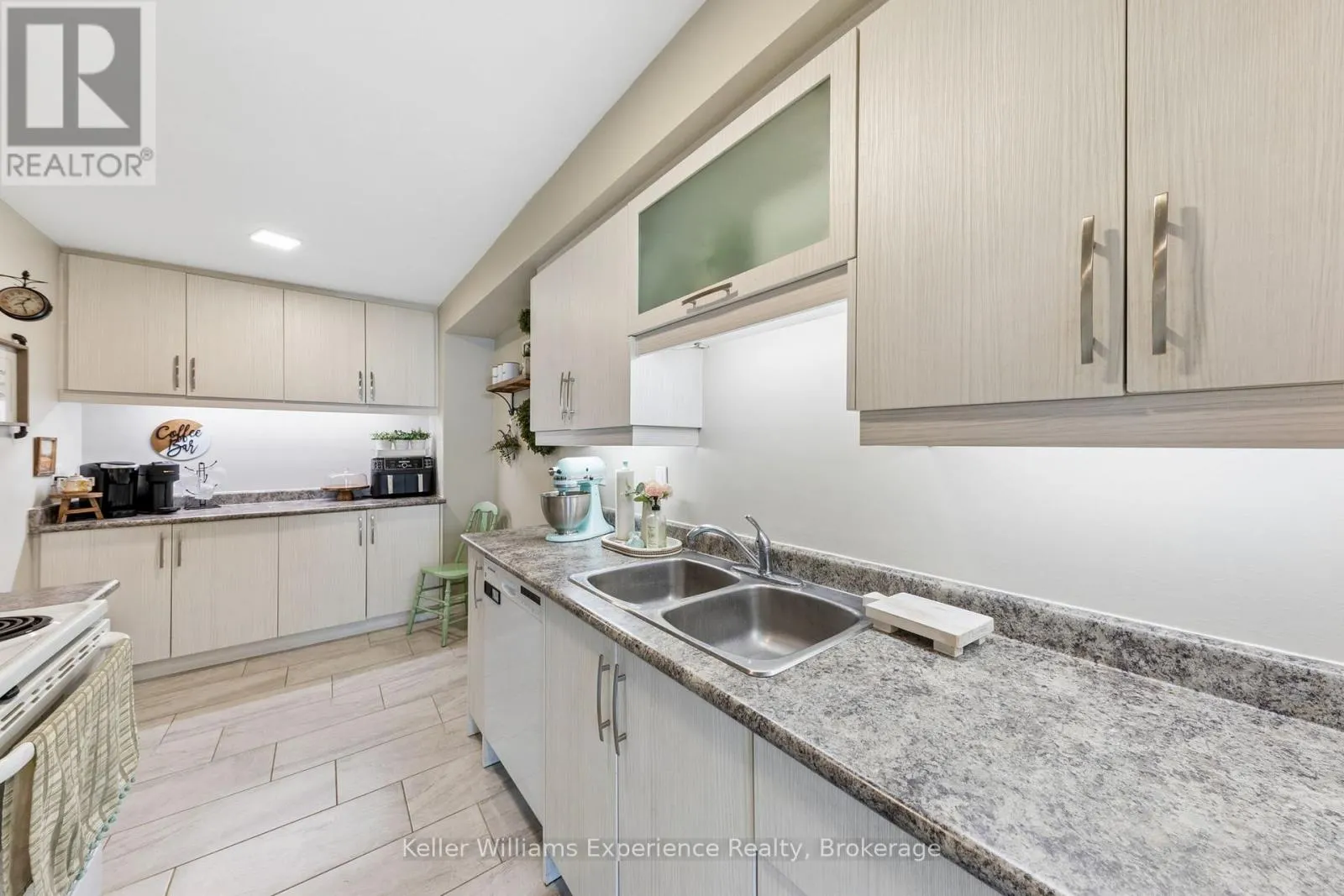 23 - 2 BERNICK DRIVE #23