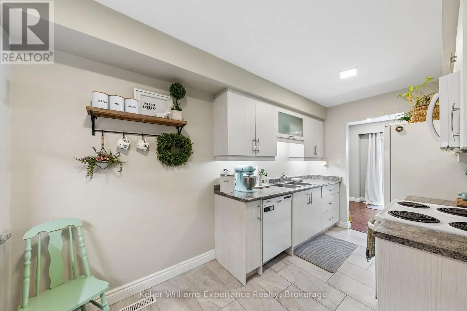 23 - 2 BERNICK DRIVE #23