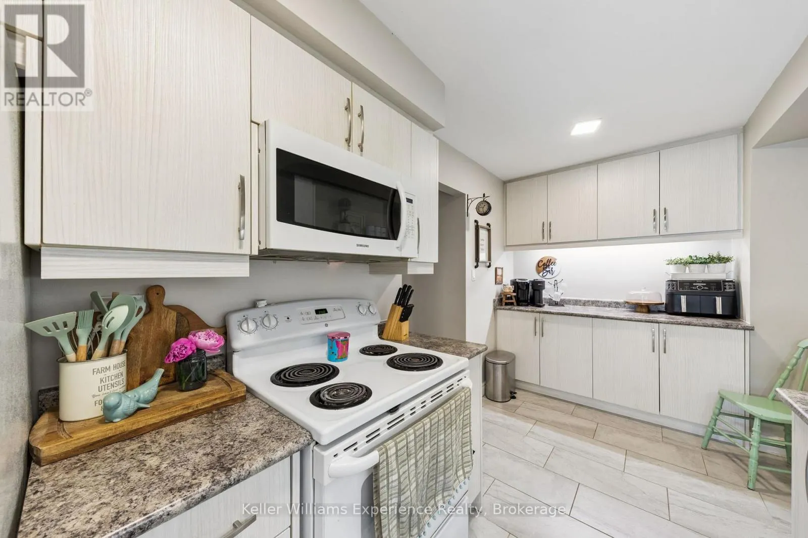 23 - 2 BERNICK DRIVE #23