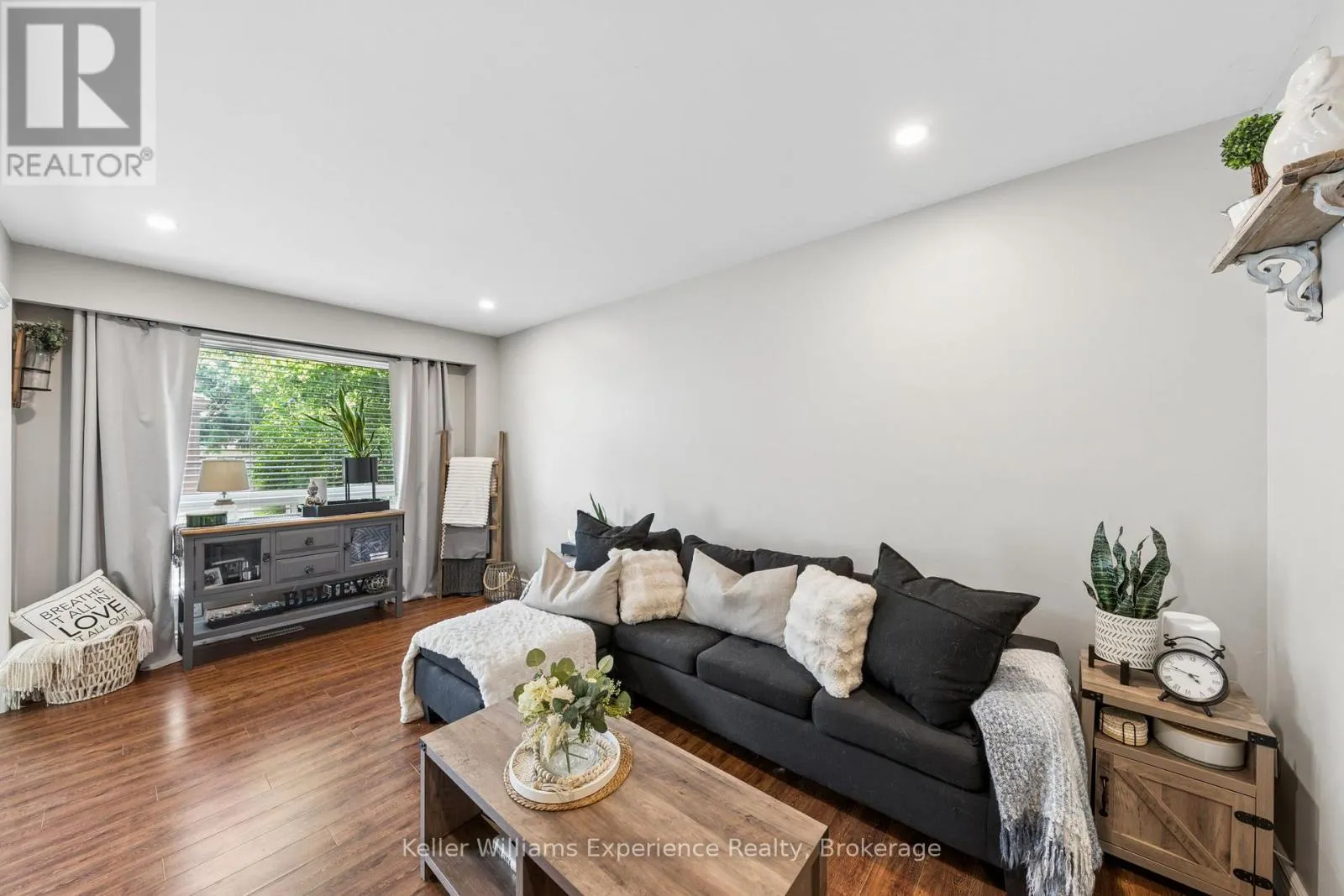23 - 2 BERNICK DRIVE #23