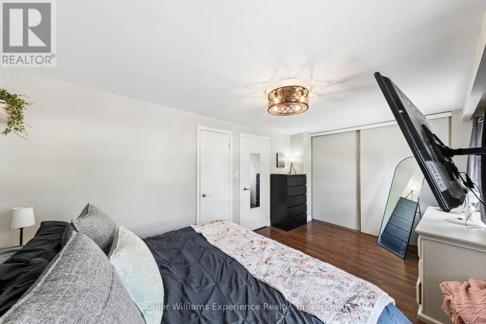 23 - 2 BERNICK DRIVE #23