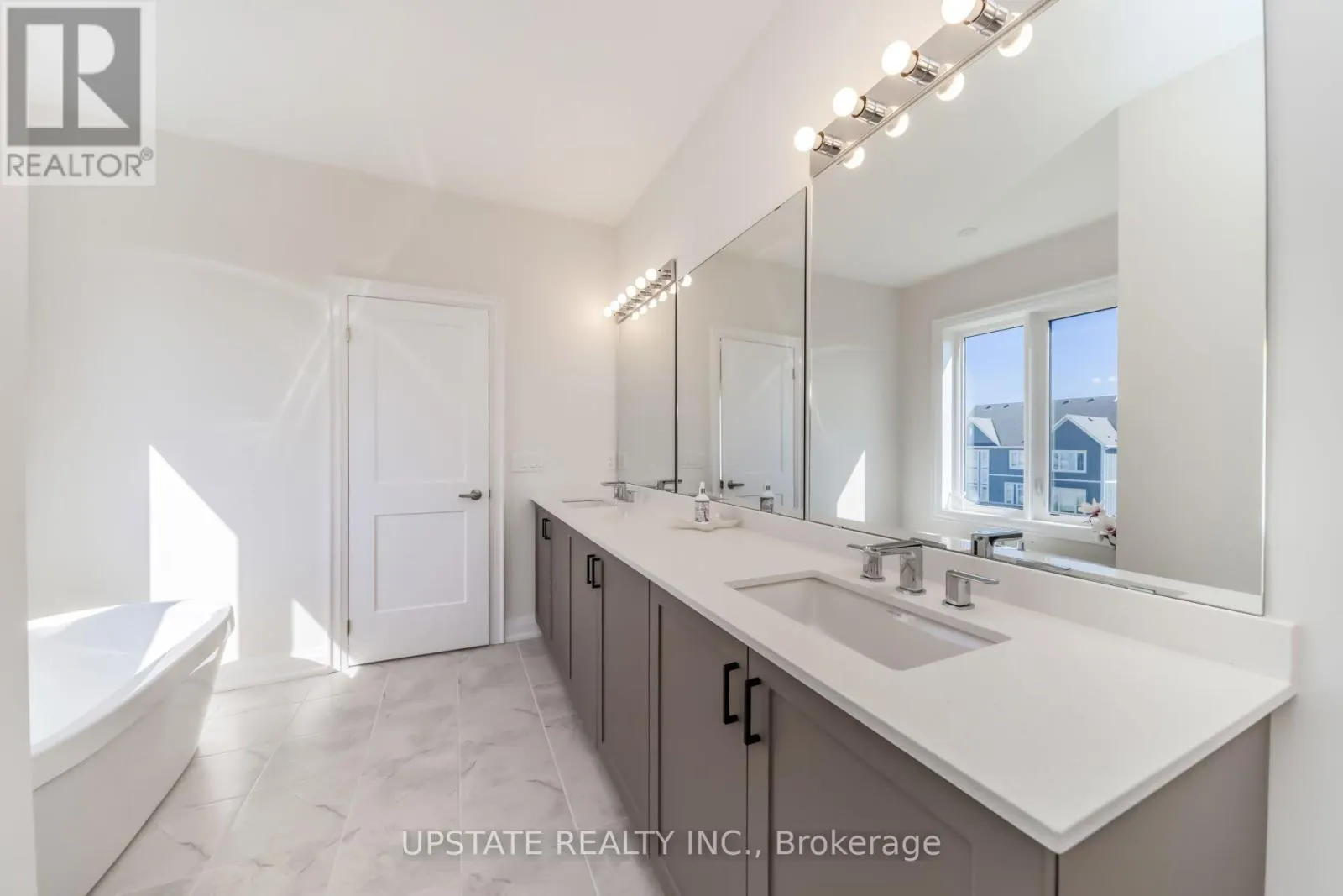 21 PEARSALL PLACE
