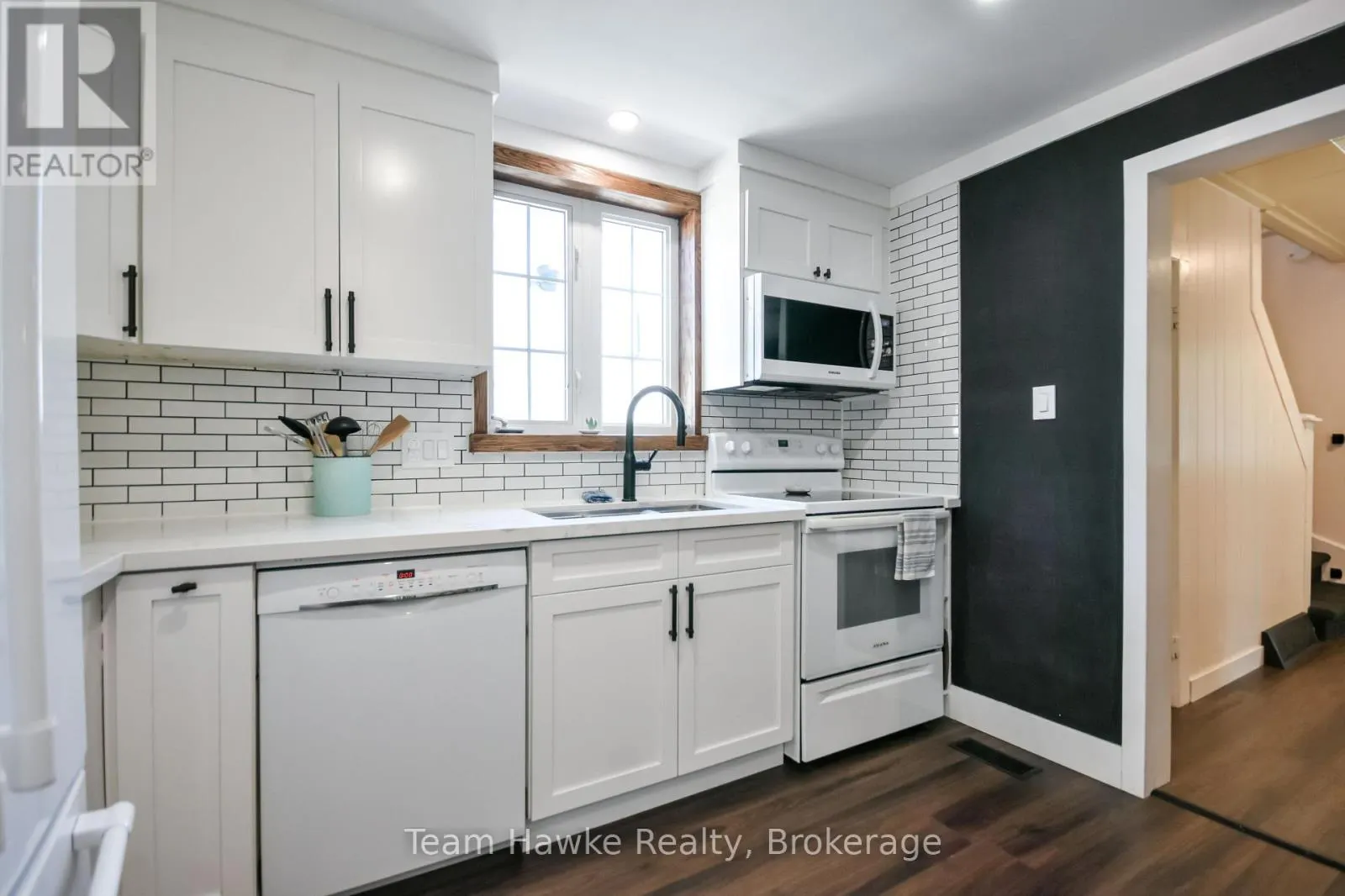 346 YONGE STREET