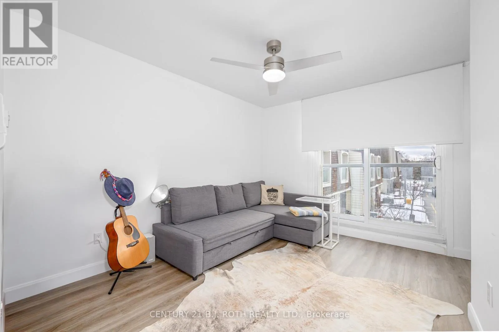 19 - 4 PARADISE BOULEVARD