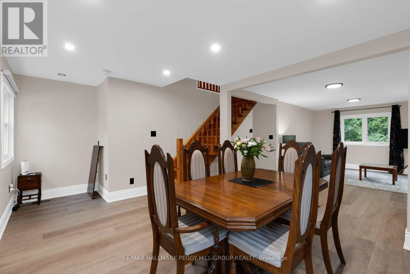 1387 OLD BARRIE ROAD W