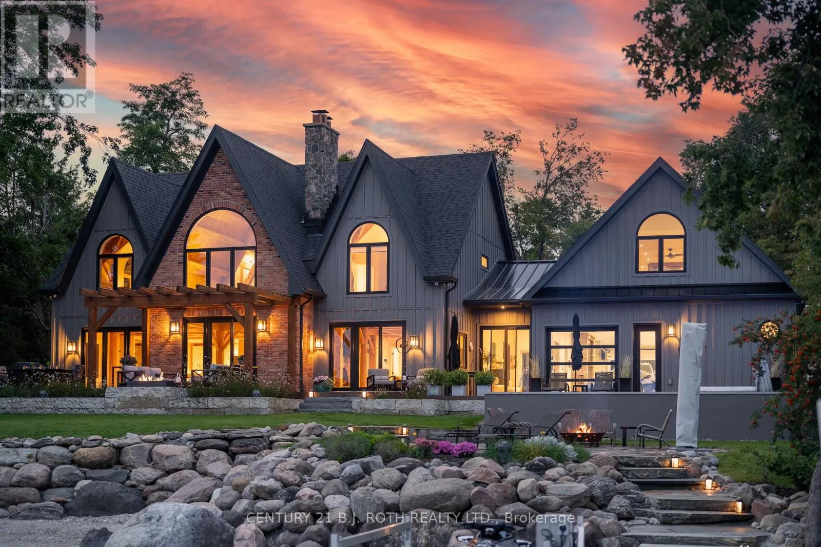 247 LAKESHORE ROAD W