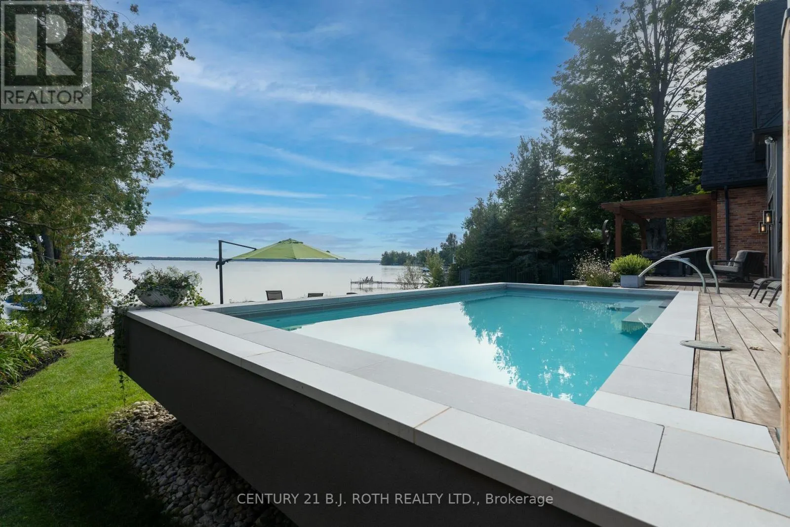 247 LAKESHORE ROAD W