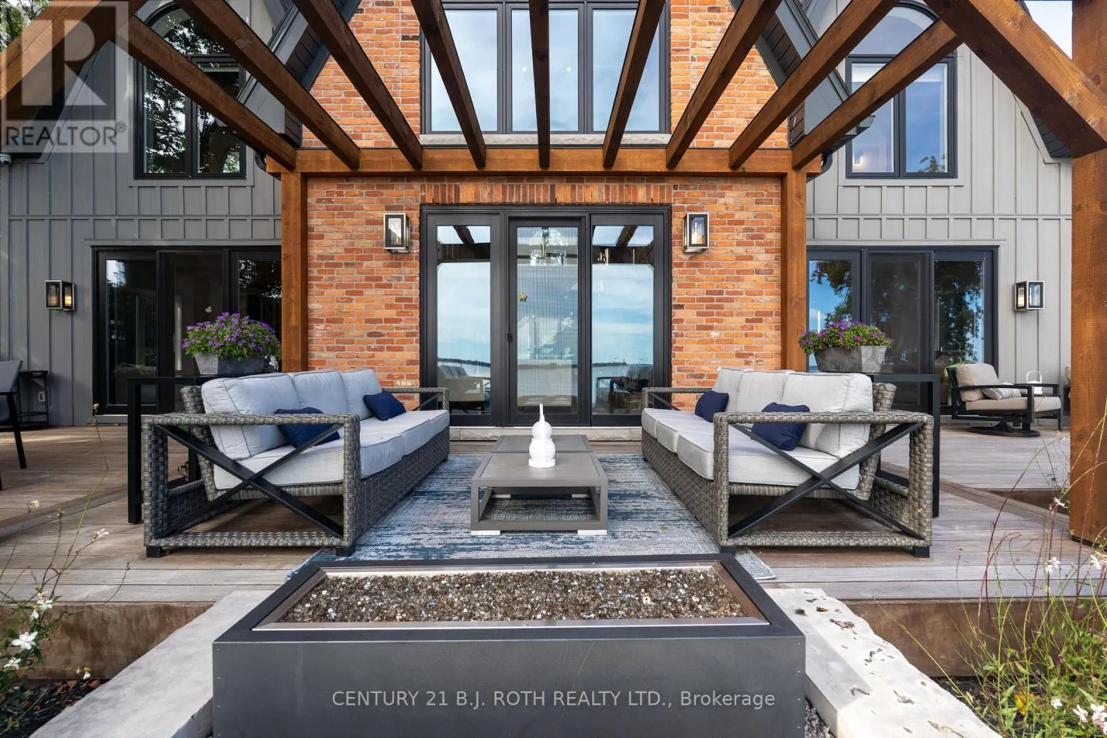 247 LAKESHORE ROAD W