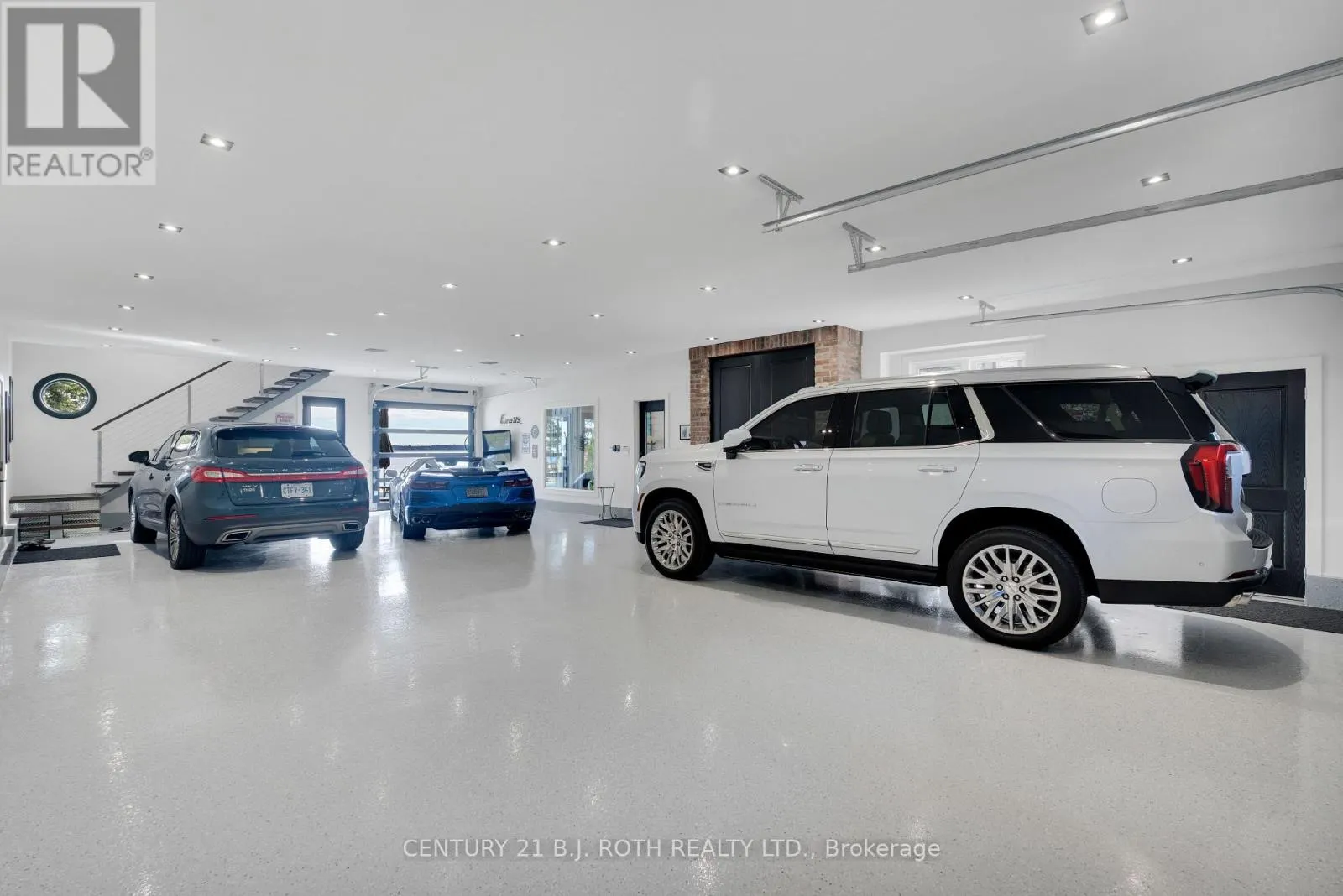 247 LAKESHORE ROAD W