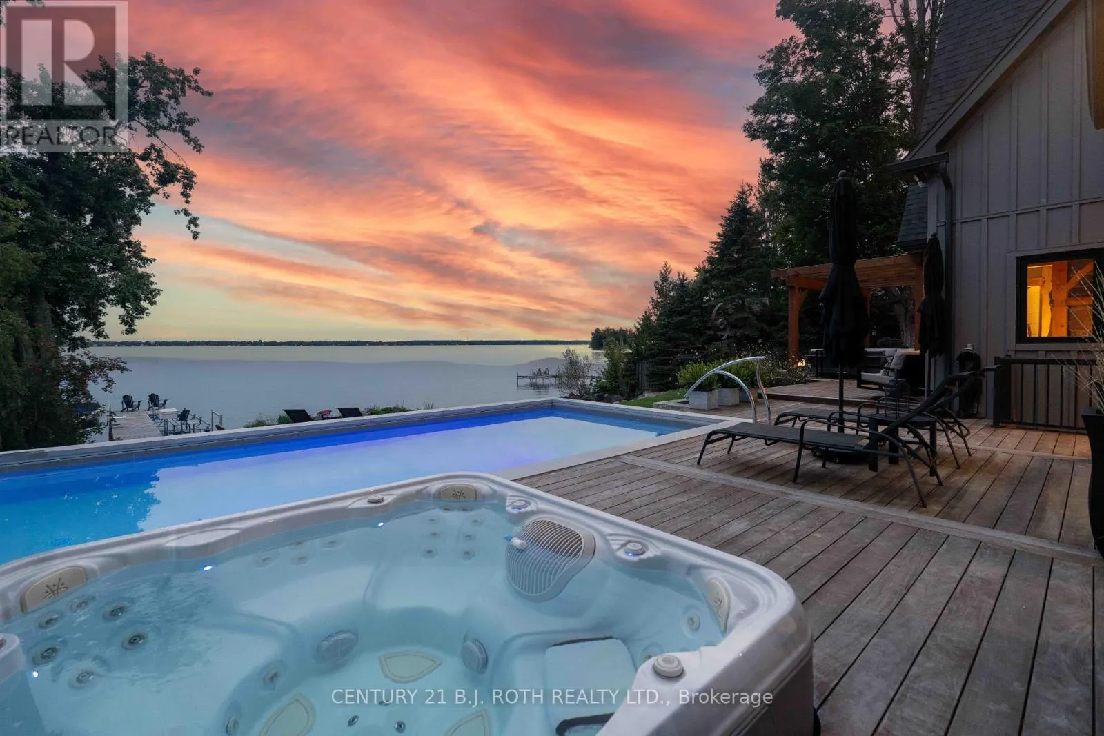 247 LAKESHORE ROAD W