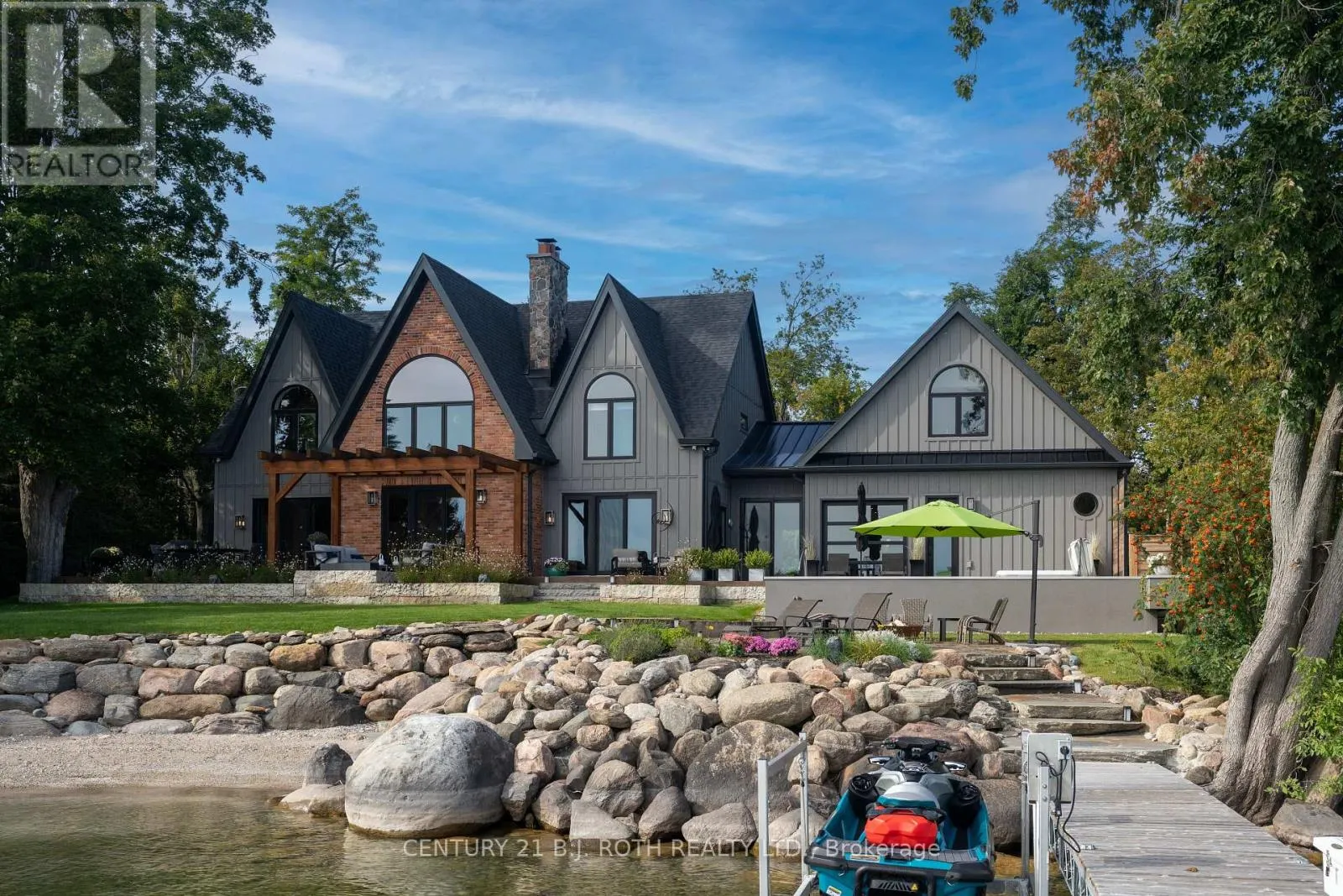 247 LAKESHORE ROAD W