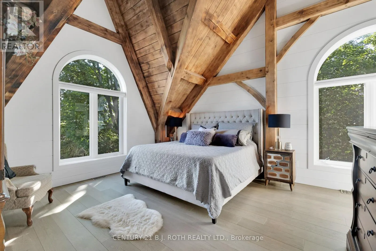 247 LAKESHORE ROAD W