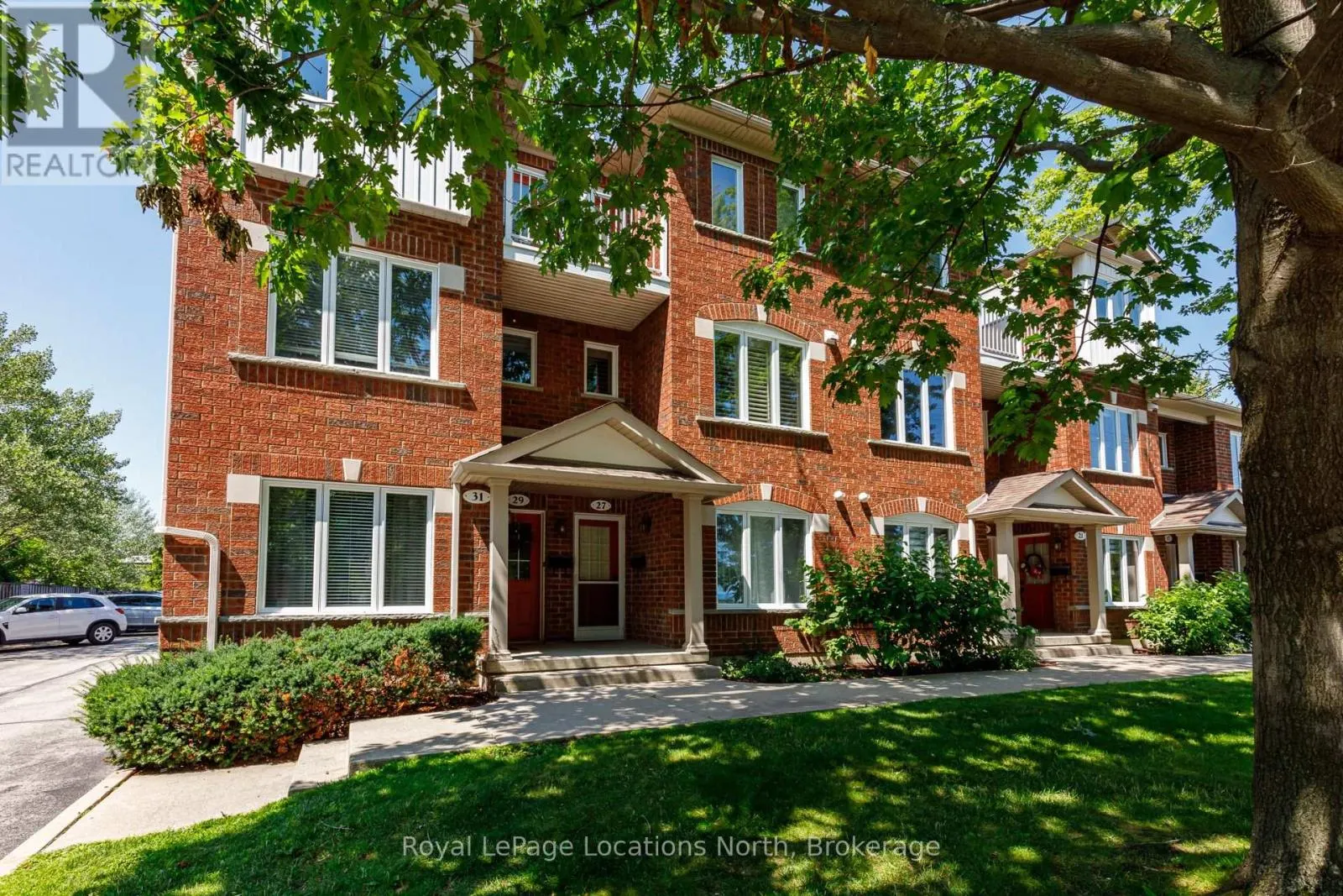 27 - 13 RAGLAN STREET #27