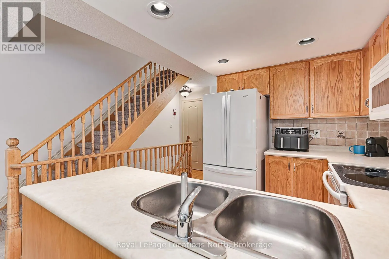 27 - 13 RAGLAN STREET #27