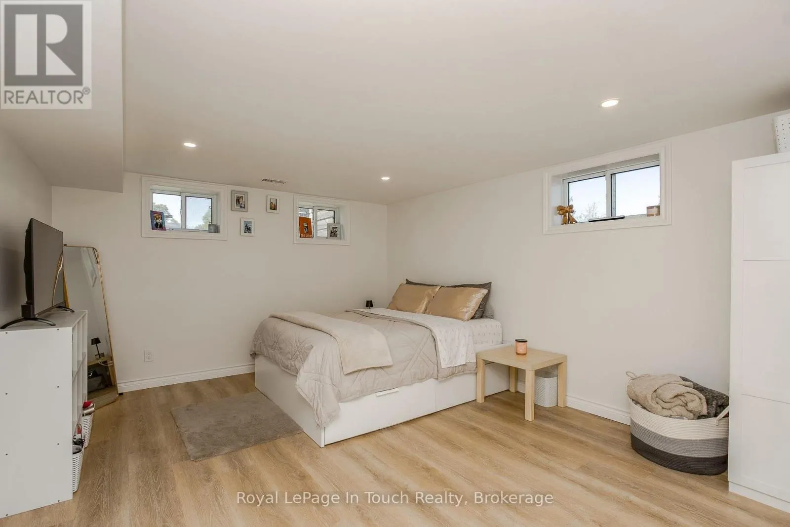 288 LAFONTAINE ROAD W