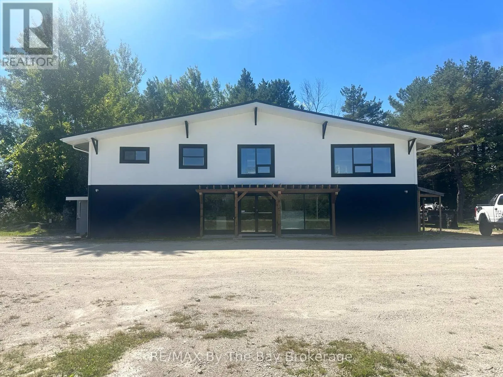 9405 BEACHWOOD ROAD HIGHWAY