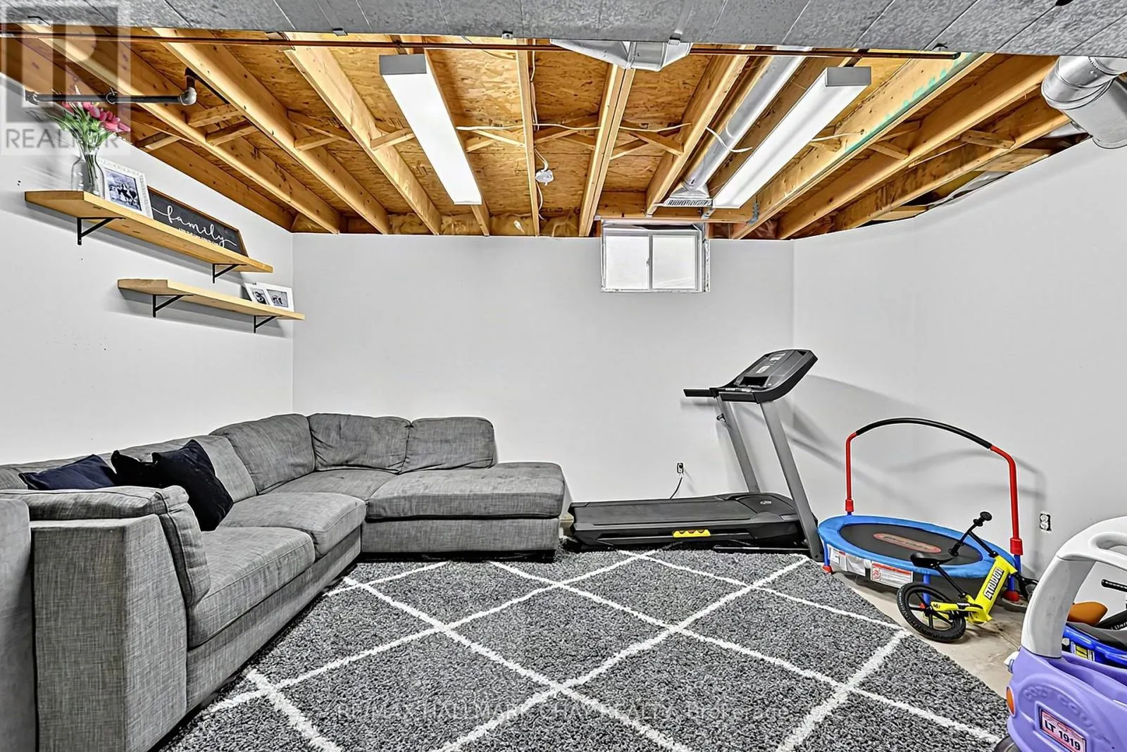 121 TAYLOR DRIVE