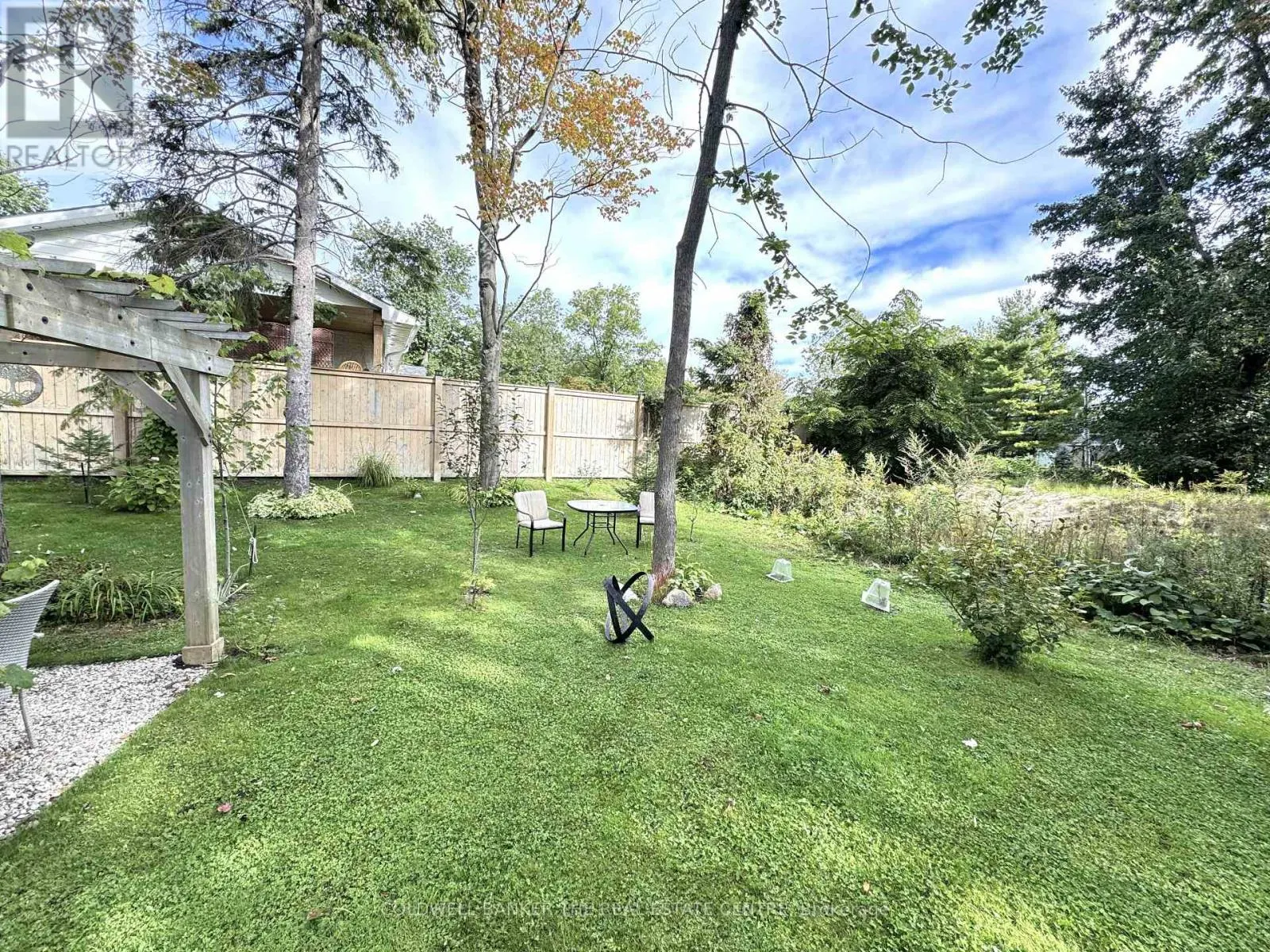 44 IRIS DRIVE