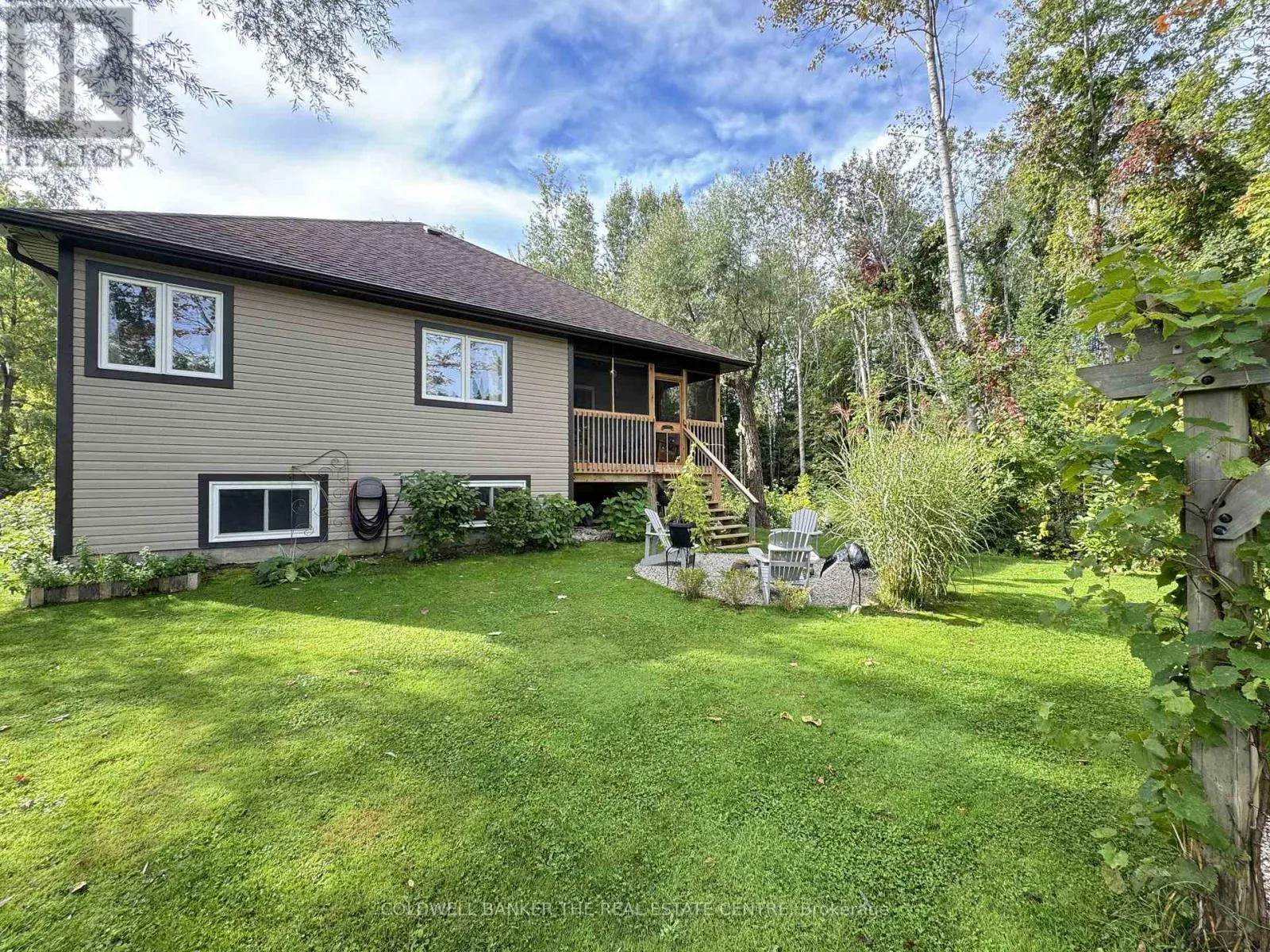 44 IRIS DRIVE