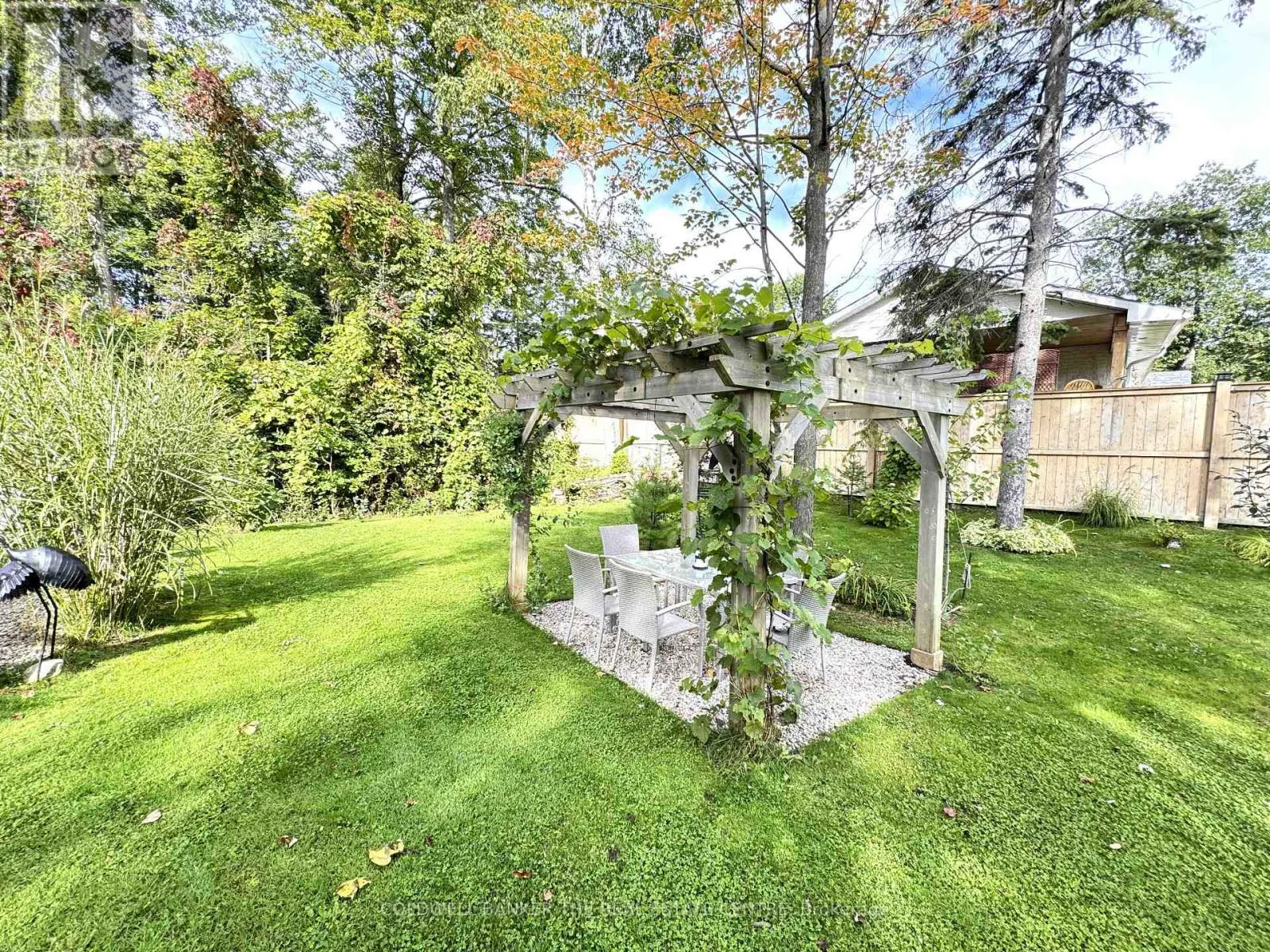 44 IRIS DRIVE