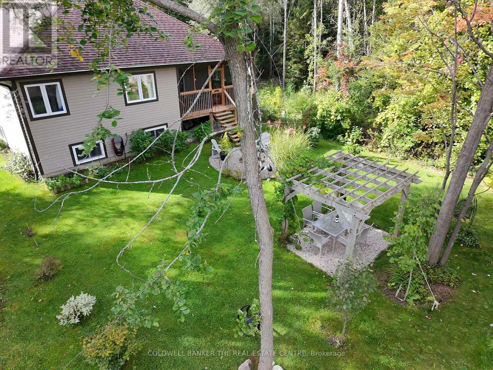 44 IRIS DRIVE