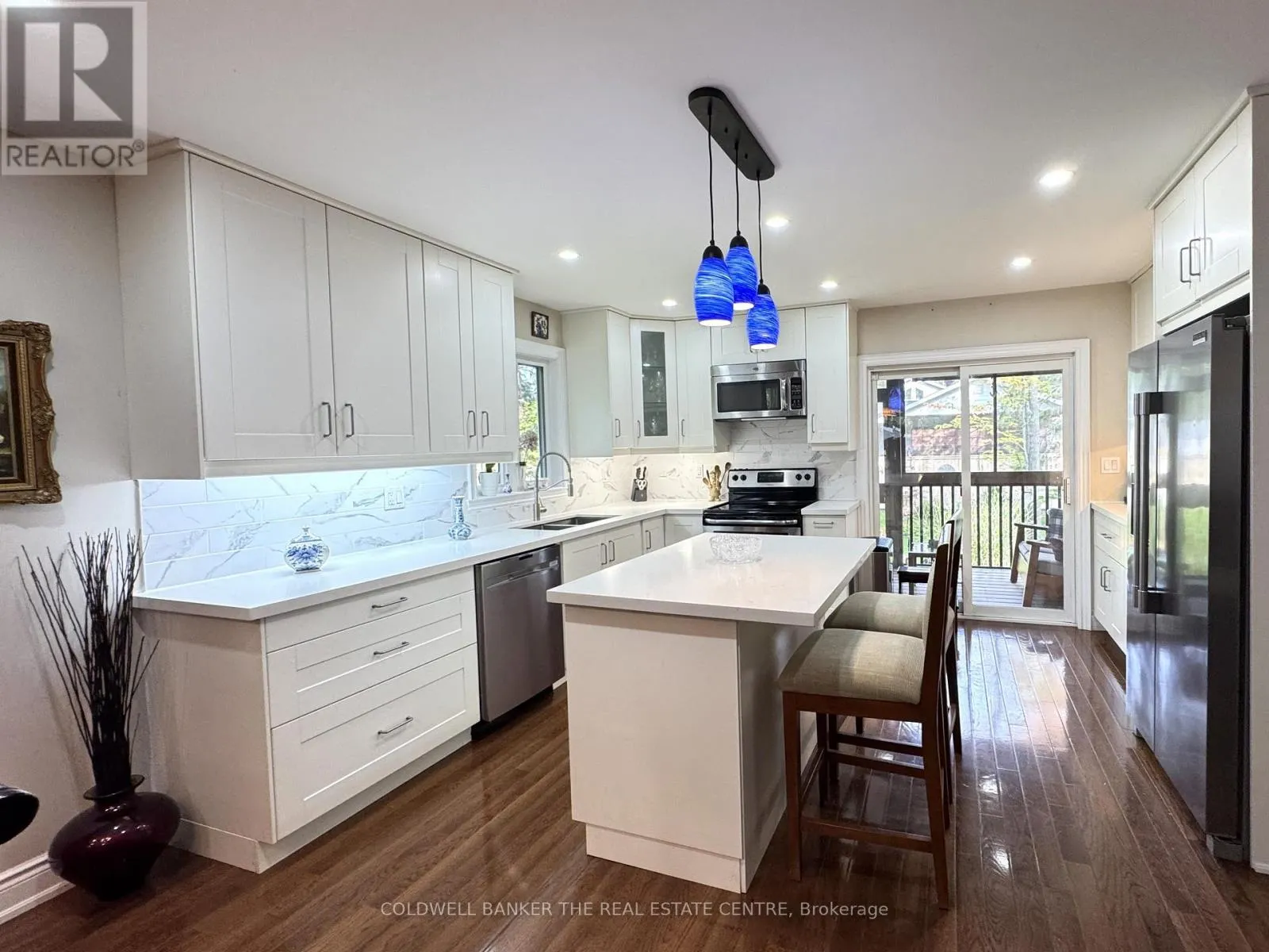 44 IRIS DRIVE