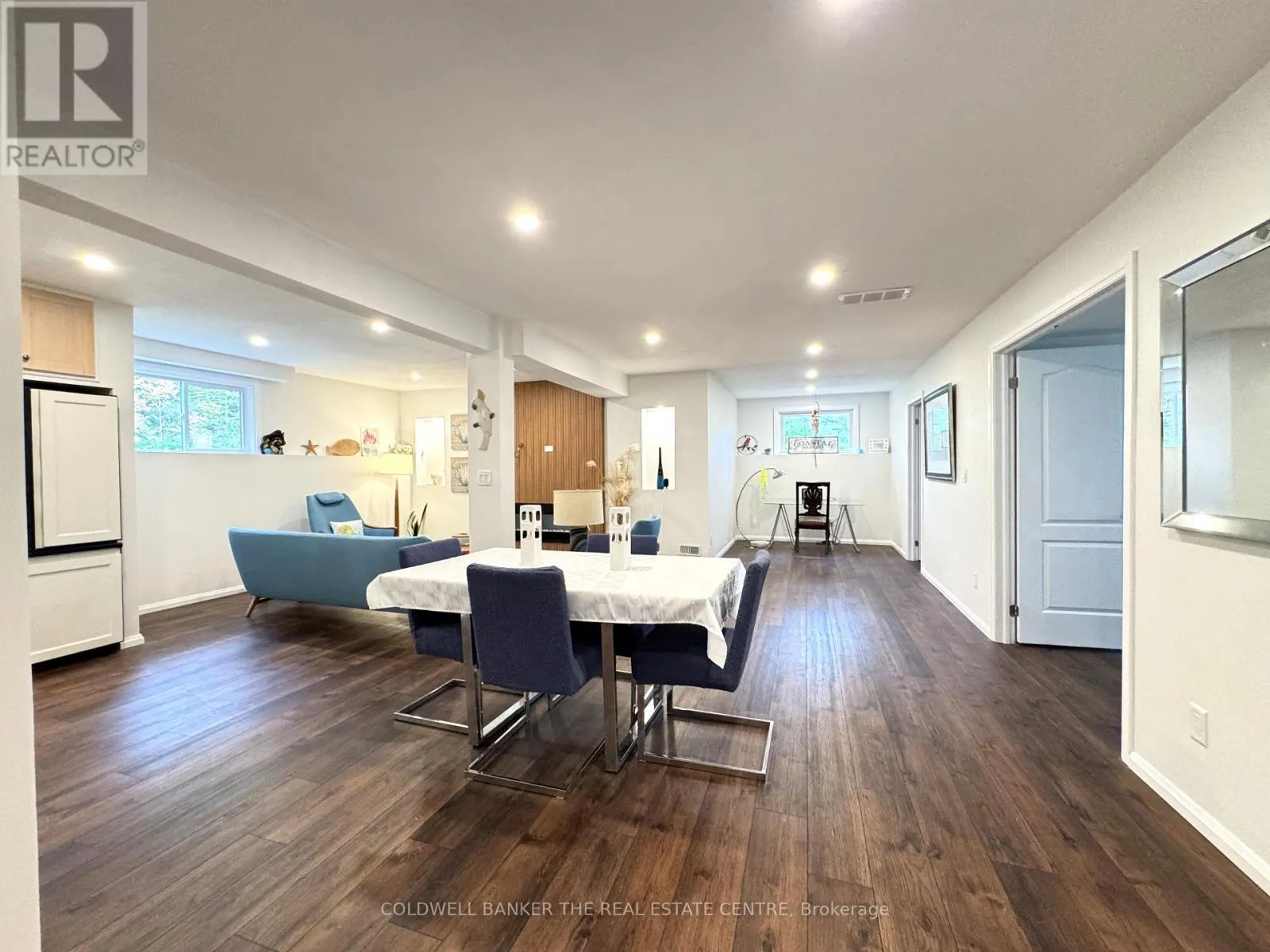 44 IRIS DRIVE