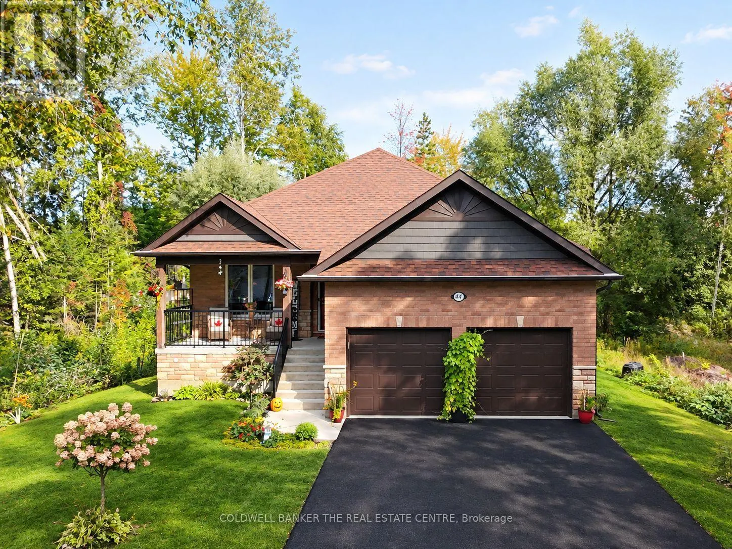 44 IRIS DRIVE