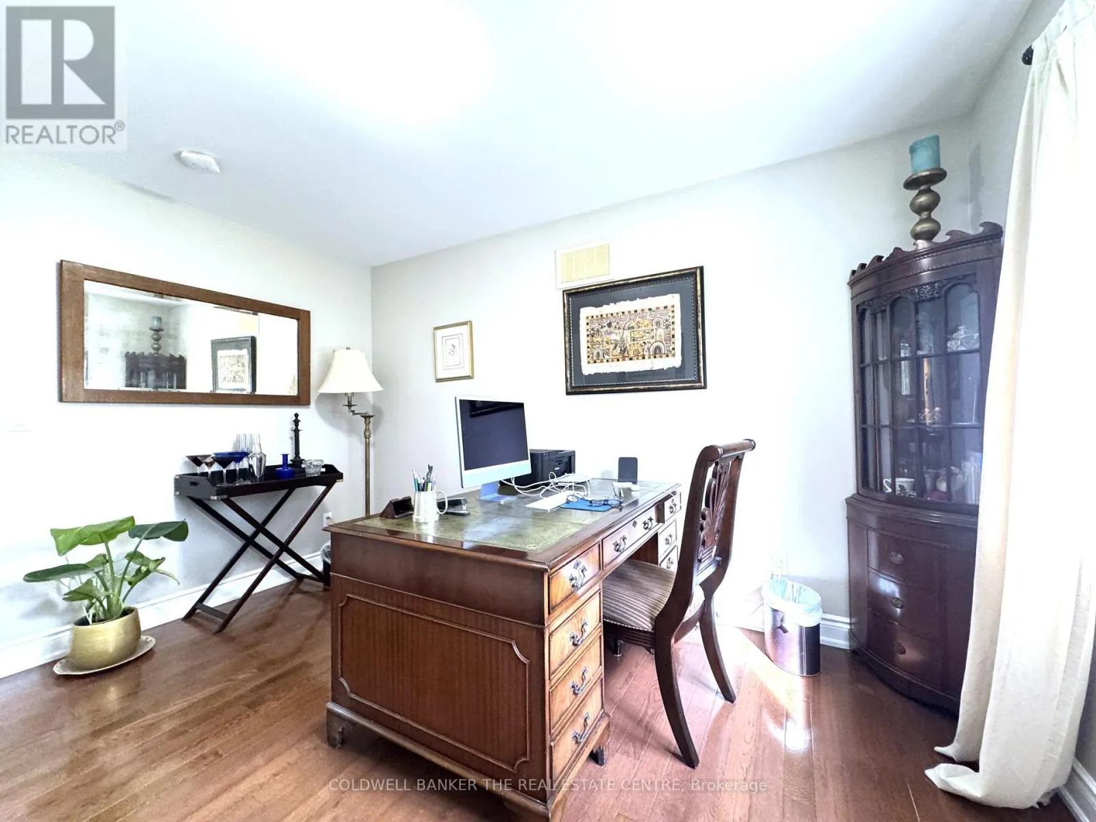 44 IRIS DRIVE