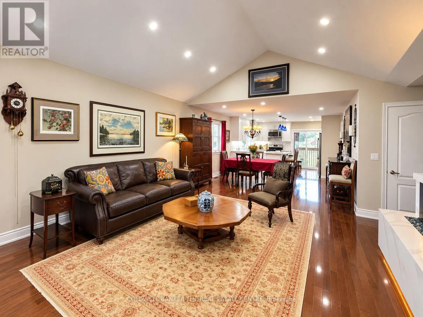44 IRIS DRIVE