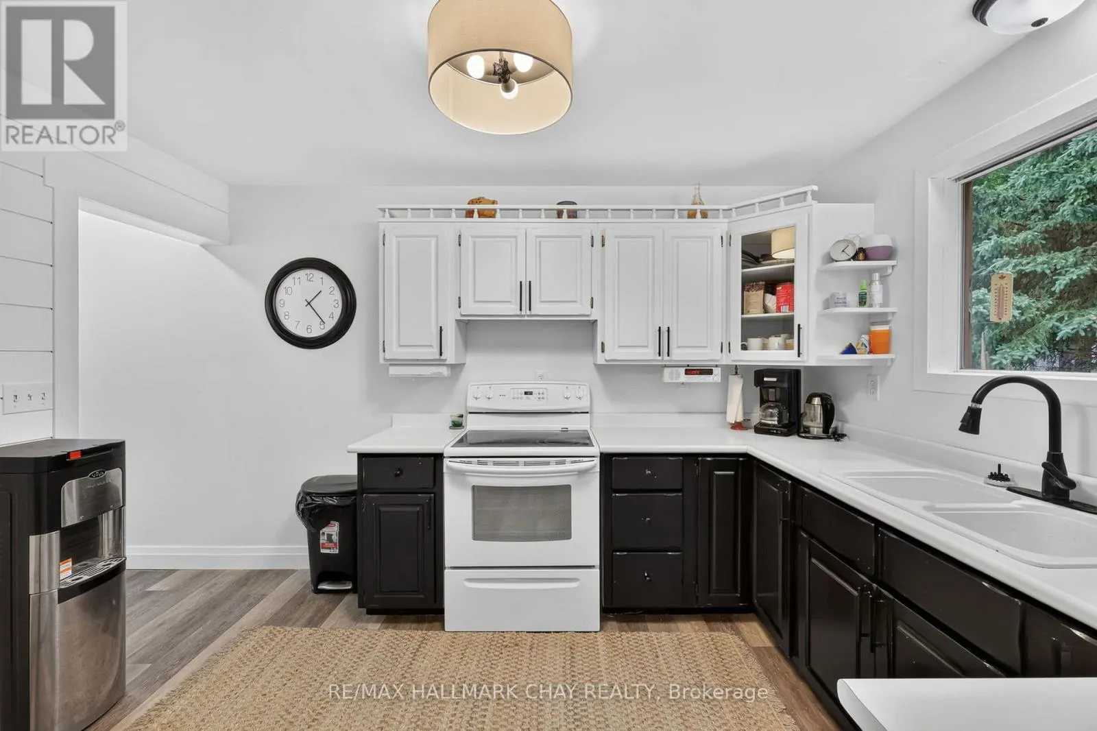 176 FARLAIN LAKE ROAD E