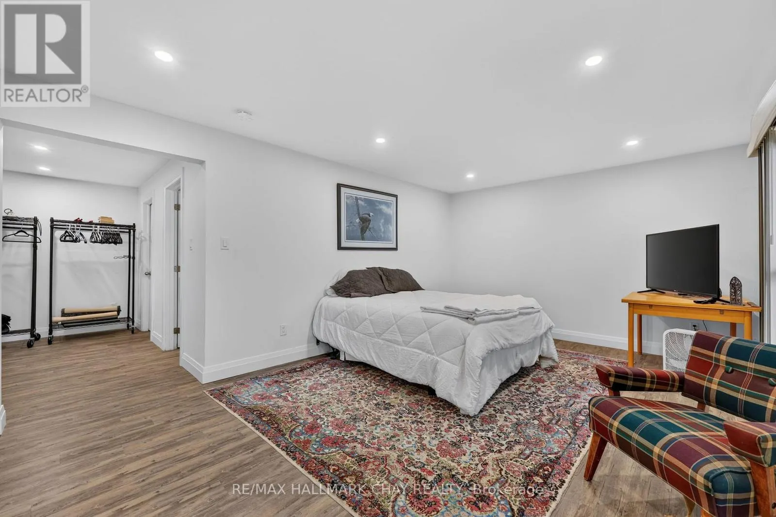 176 FARLAIN LAKE ROAD E