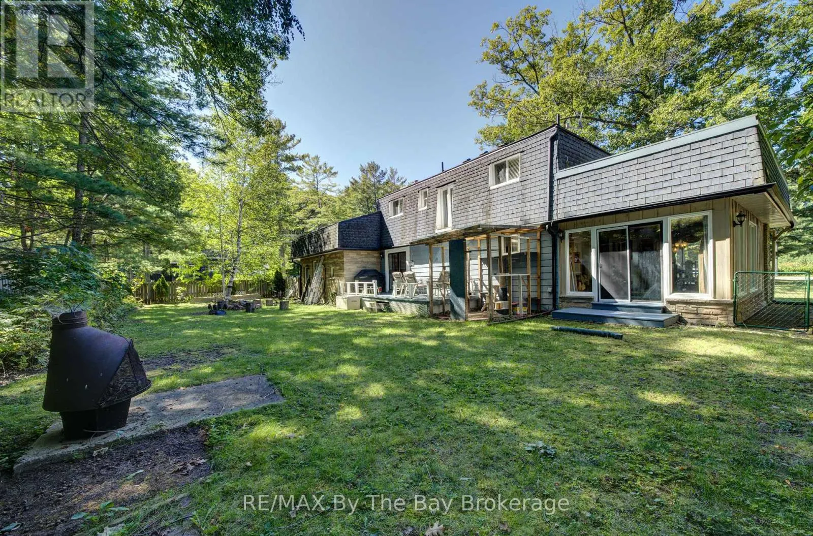 1693 RIVER ROAD W