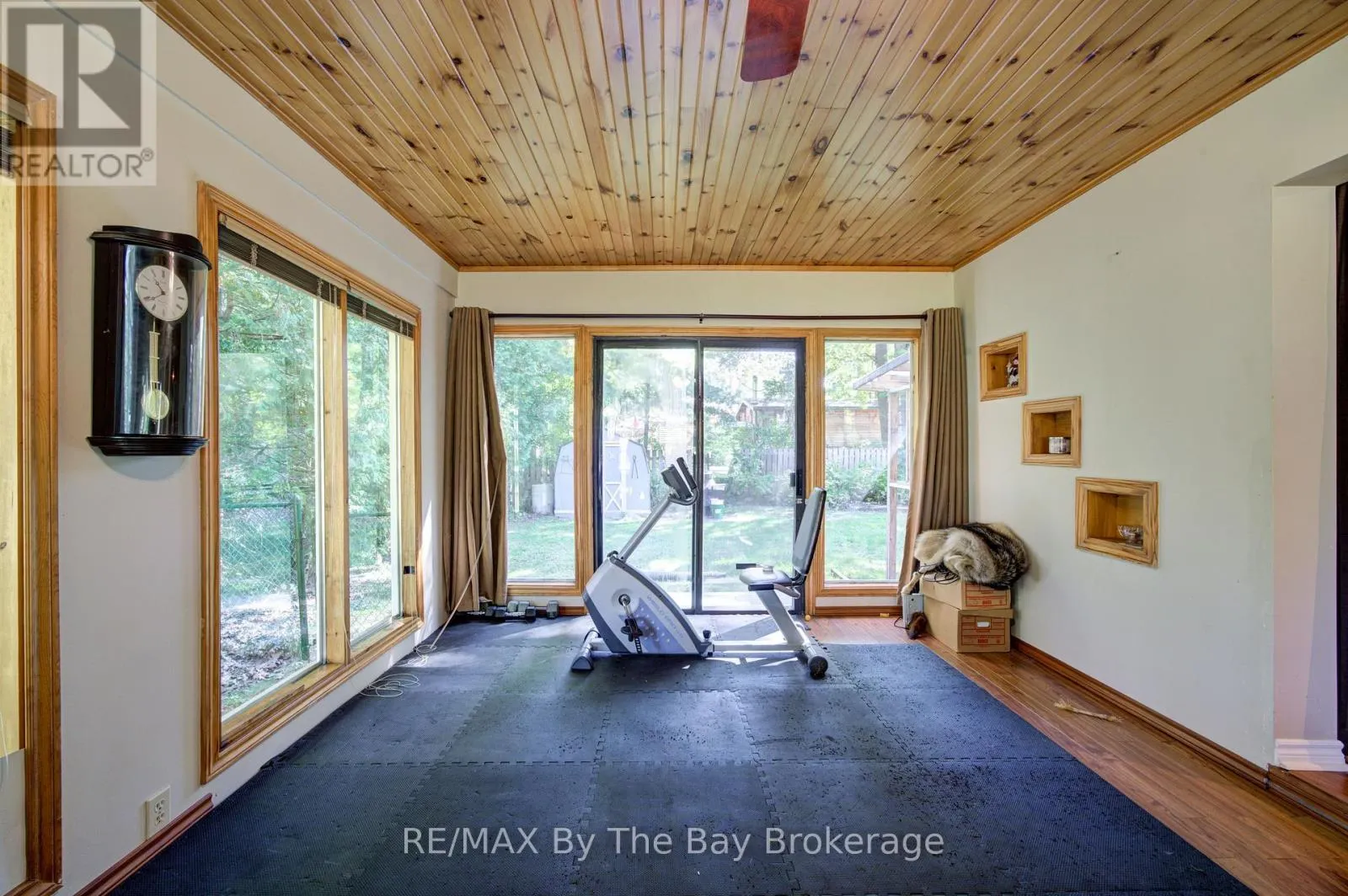 1693 RIVER ROAD W