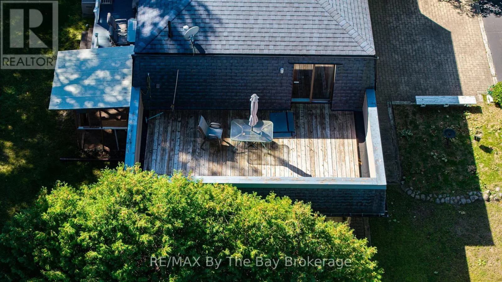 1693 RIVER ROAD W