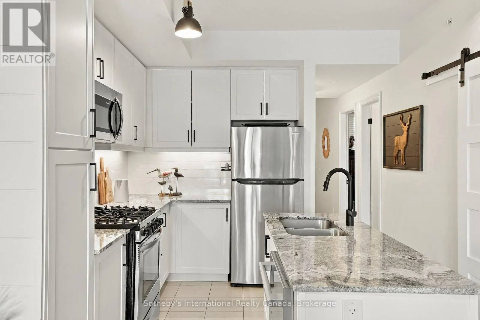 206 - 17 SPOONER CRESCENT #206