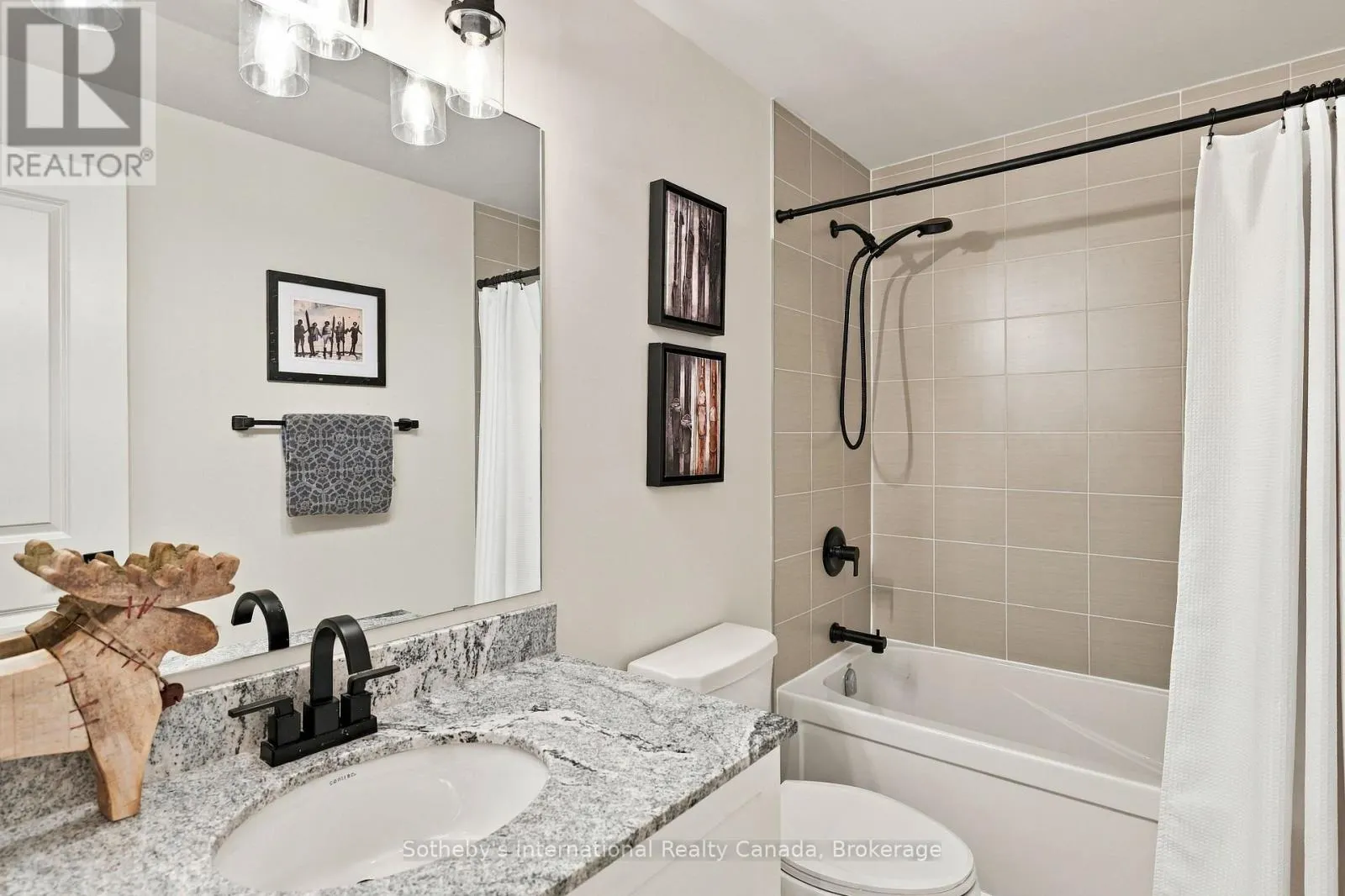 206 - 17 SPOONER CRESCENT #206