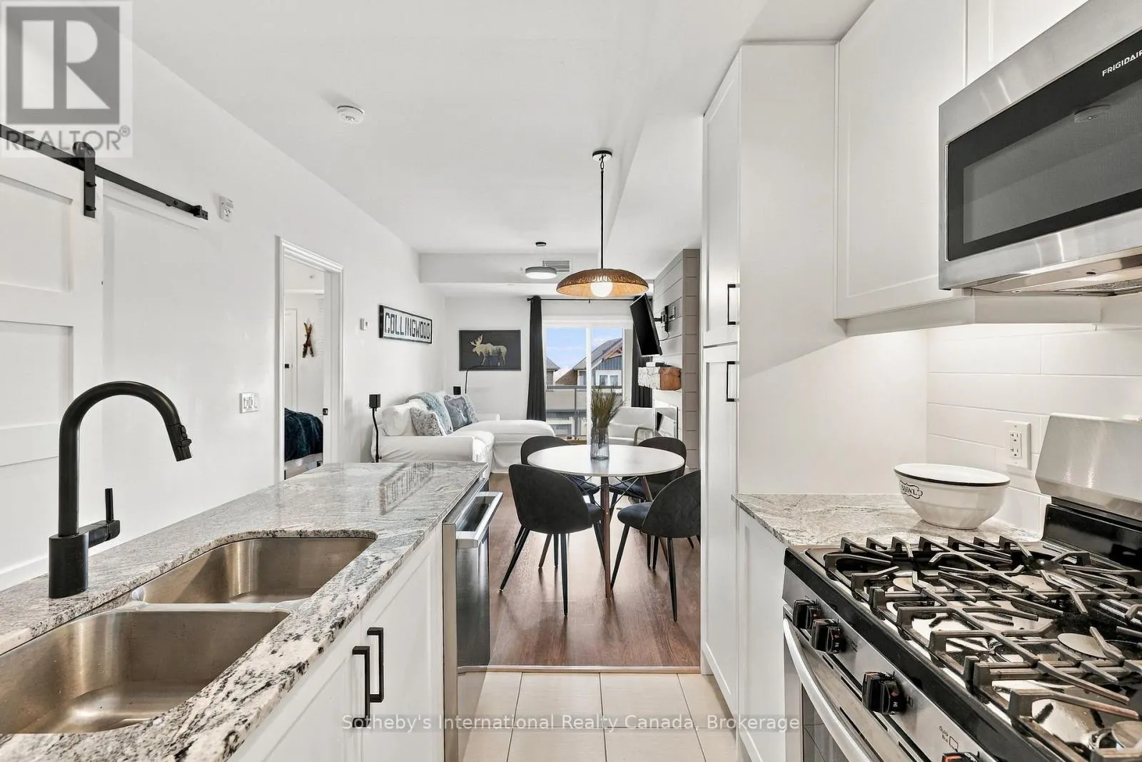 206 - 17 SPOONER CRESCENT #206