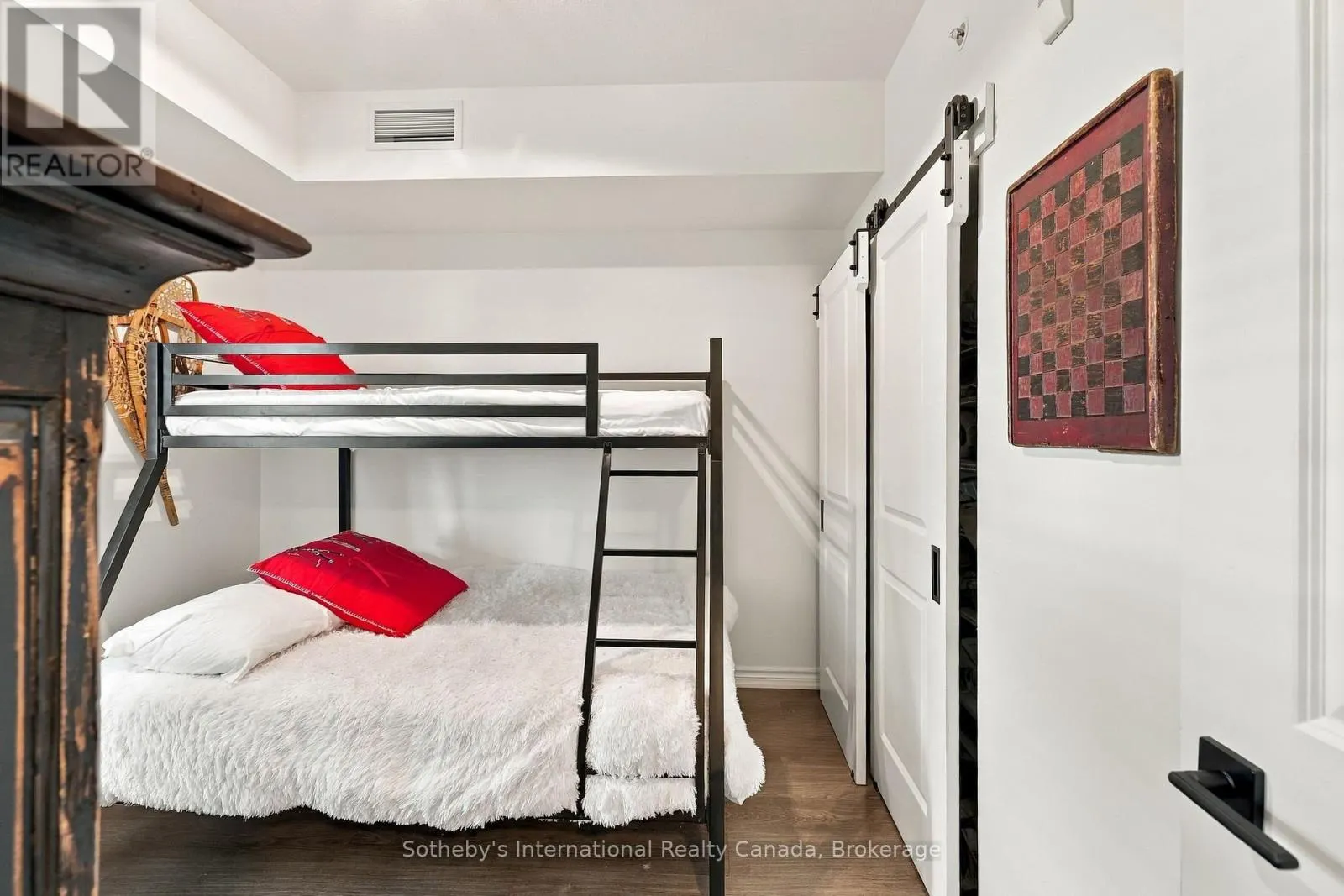 206 - 17 SPOONER CRESCENT #206