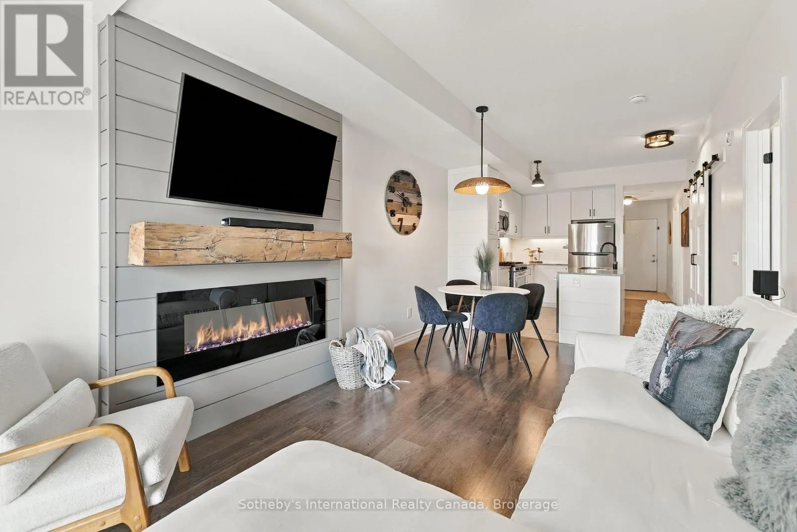 206 - 17 SPOONER CRESCENT #206