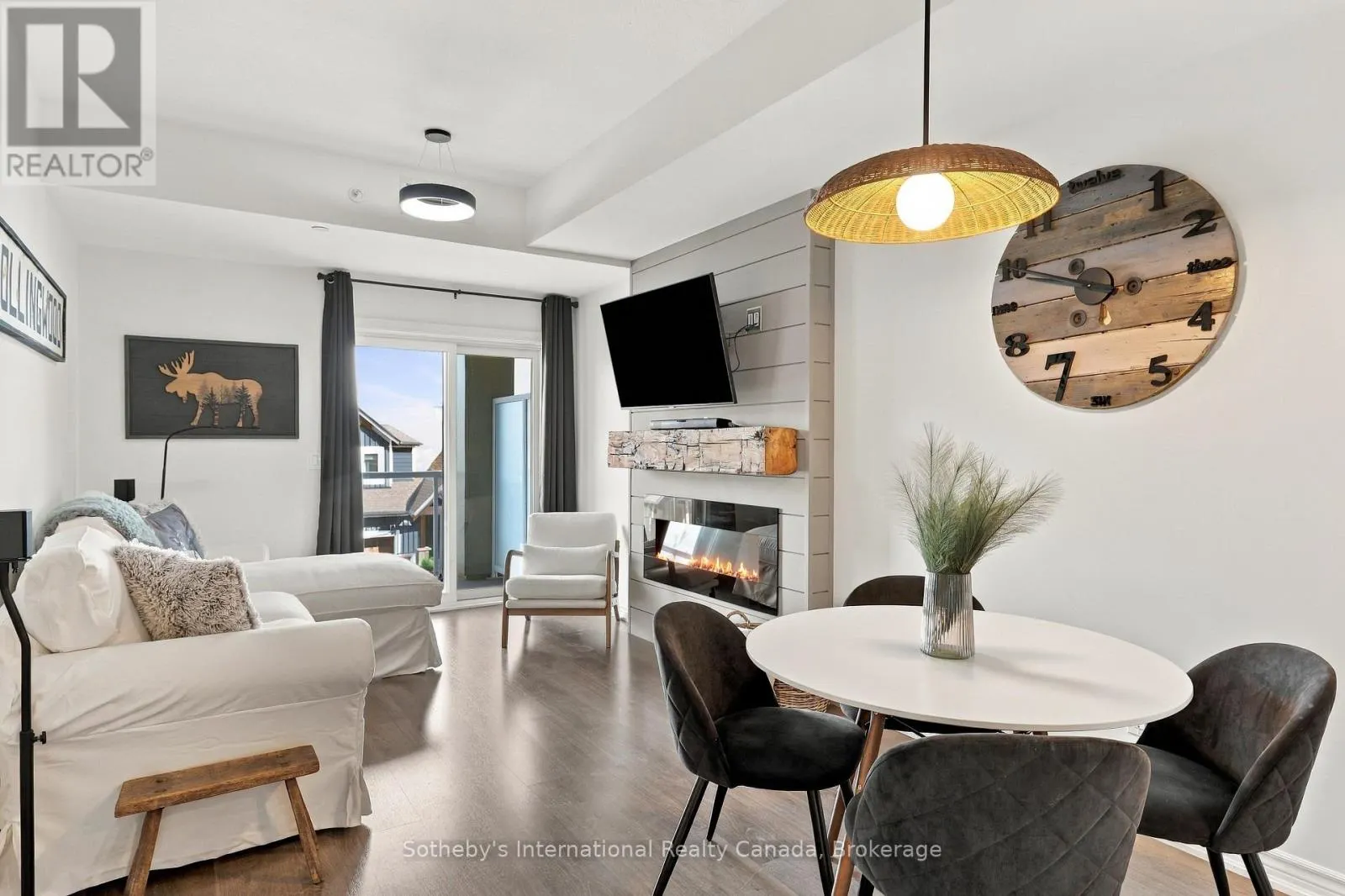 206 - 17 SPOONER CRESCENT #206