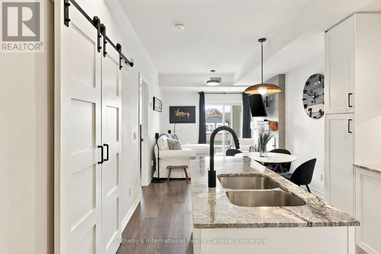 206 - 17 SPOONER CRESCENT #206