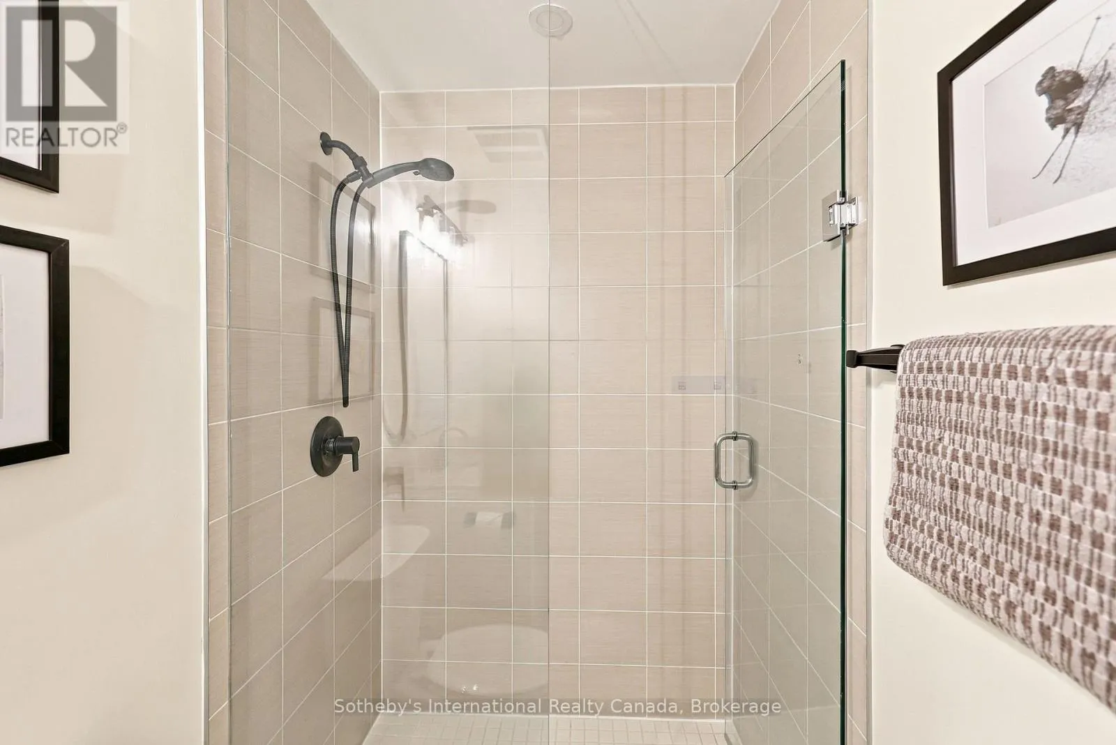 206 - 17 SPOONER CRESCENT #206