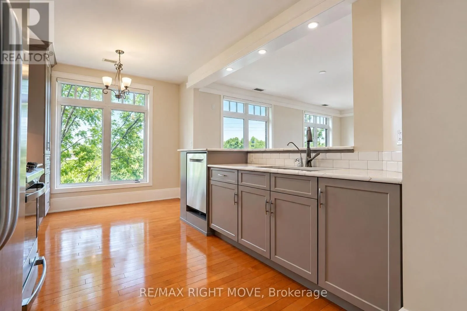 301 - 140 CEDAR ISLAND ROAD