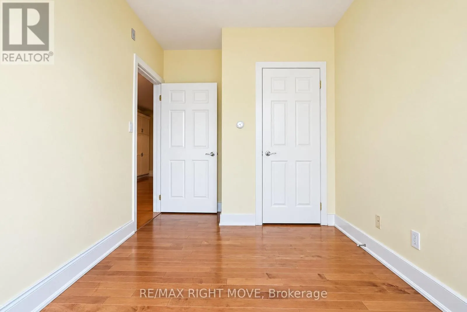 301 - 140 CEDAR ISLAND ROAD