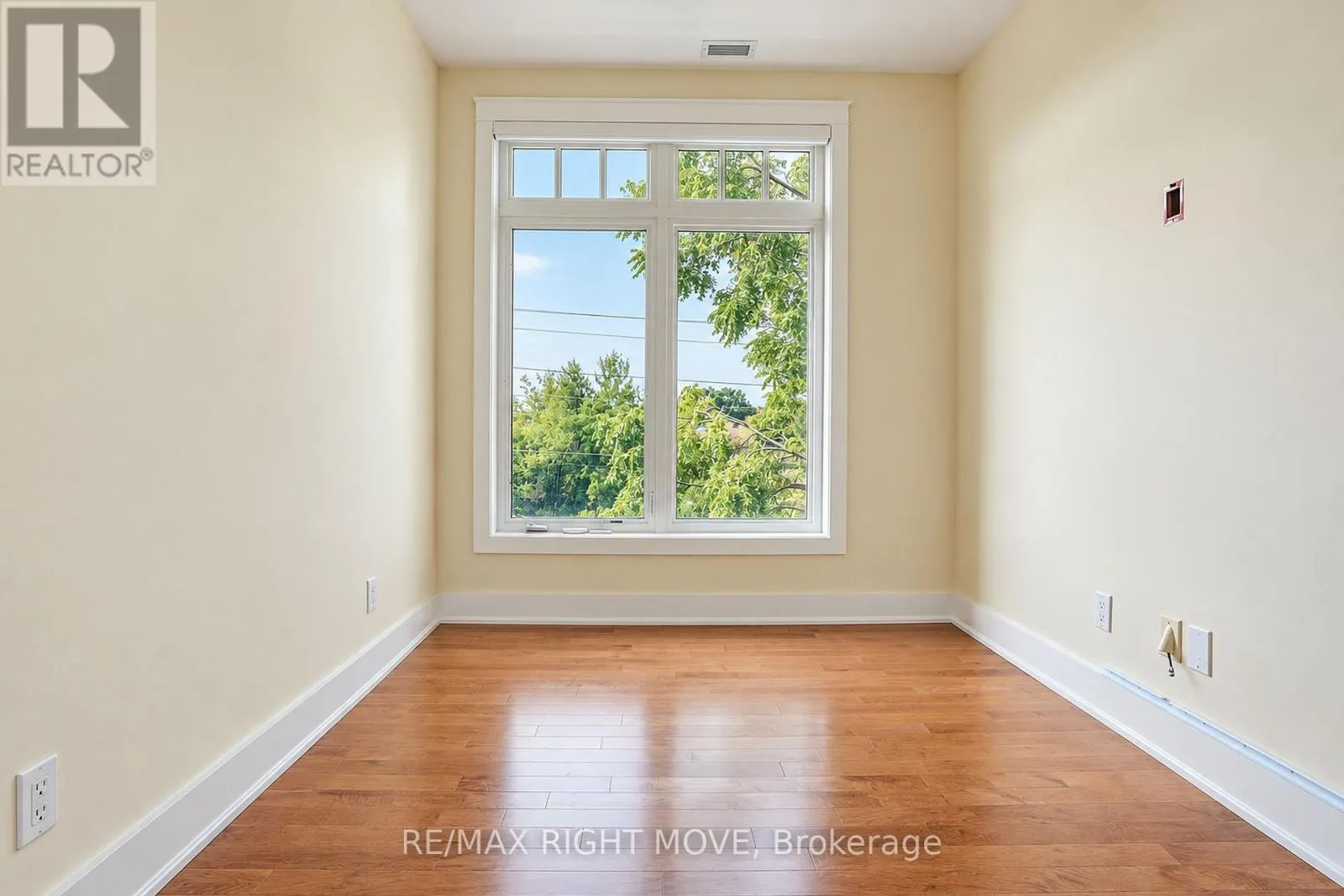 301 - 140 CEDAR ISLAND ROAD