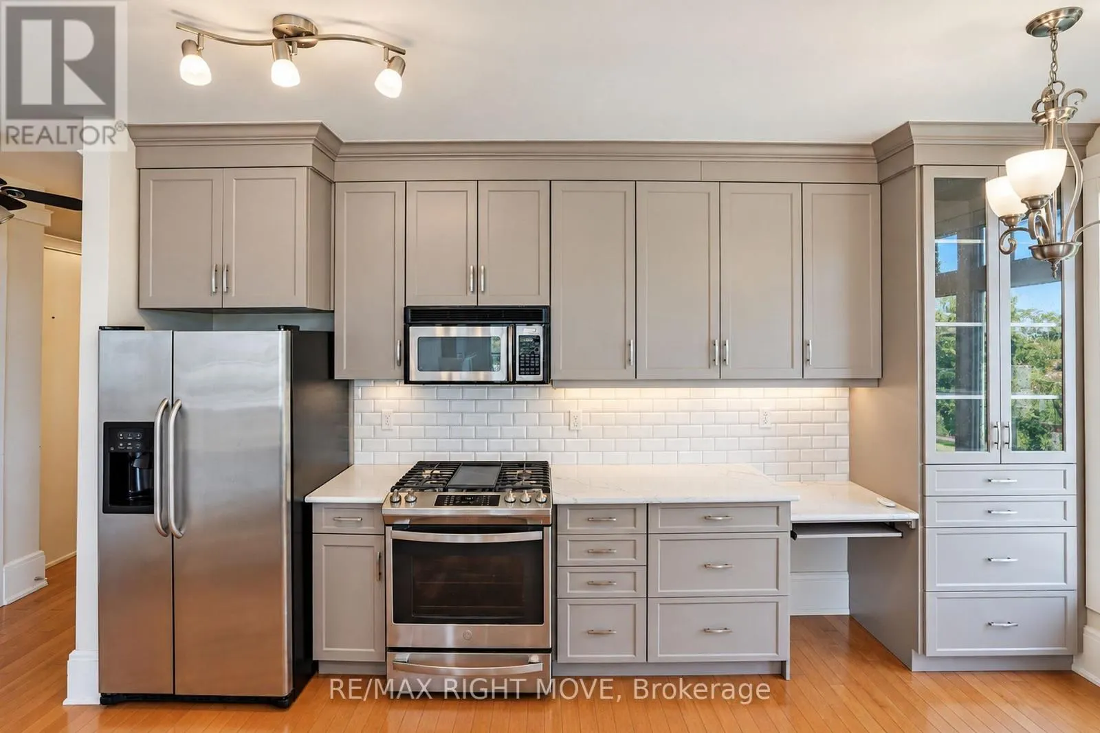 301 - 140 CEDAR ISLAND ROAD