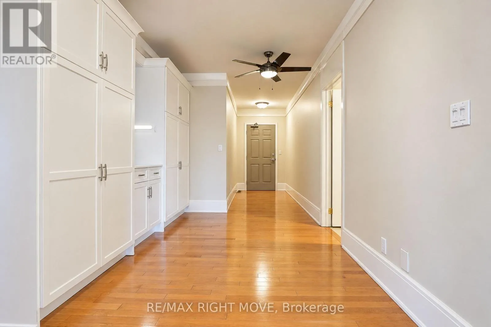 301 - 140 CEDAR ISLAND ROAD