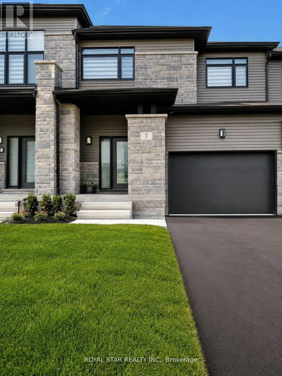 7 FEDERICA CRESCENT